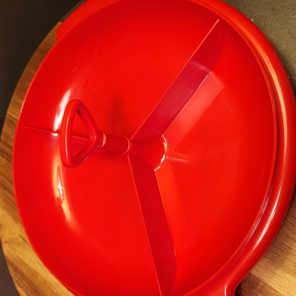 Tupperware Red Suzette with Hande & Lid - Picture 4 of 8